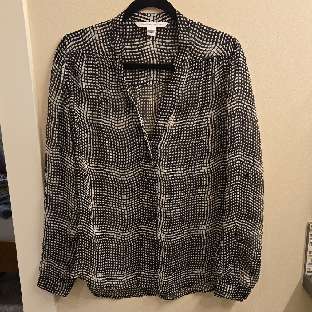 Diane Von Furstenberg Black and White Patterned Top